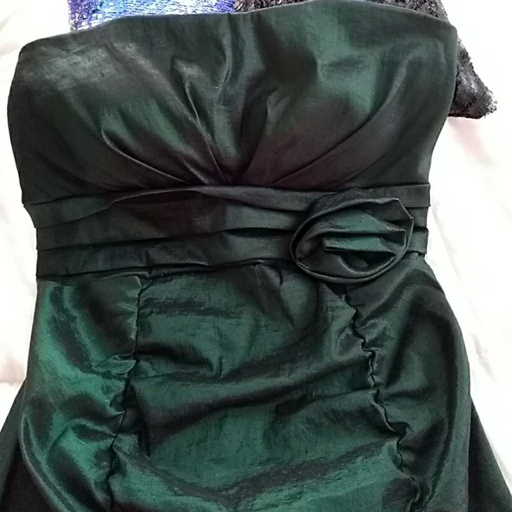 Dress - Picture 2 of 4